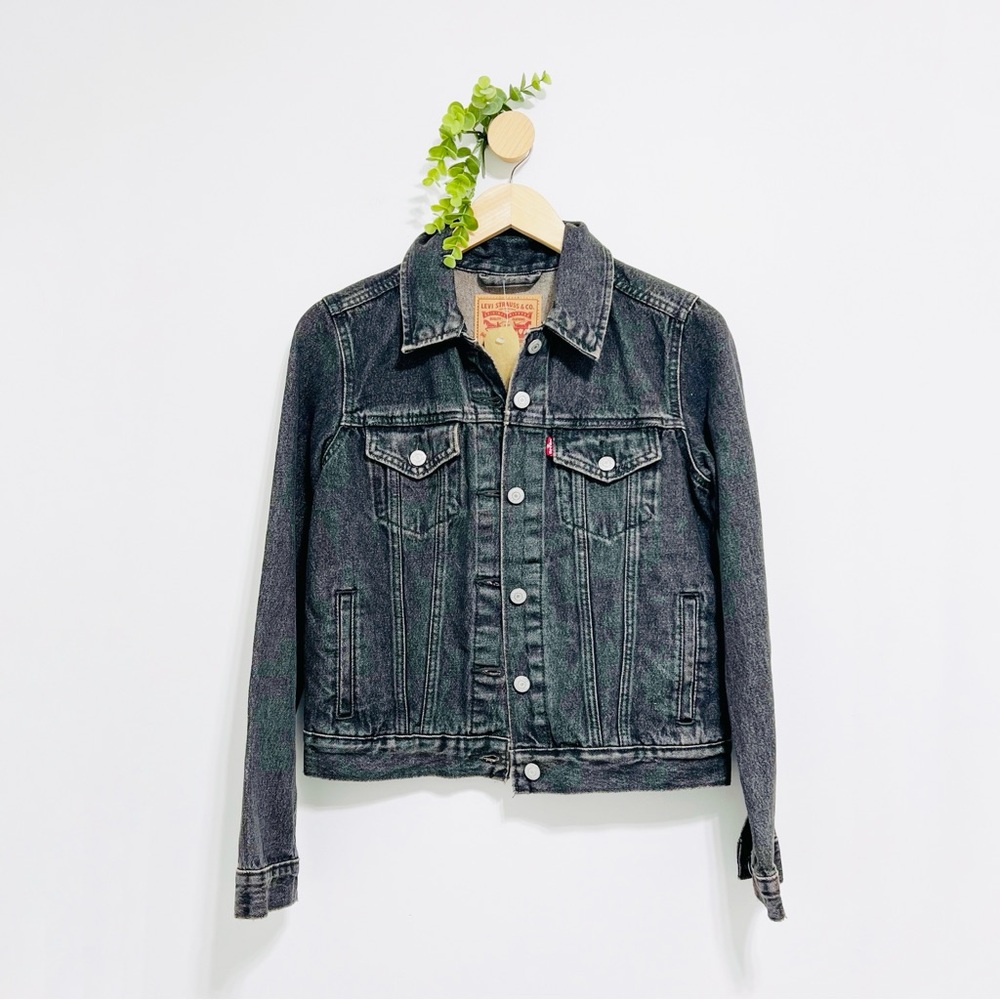 Levi’s NWT Black Faded Denim Original Trucker Jacket
